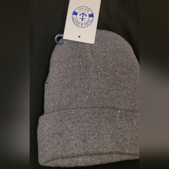 Scarf, Gloves and hat combo - Picture 1 of 3